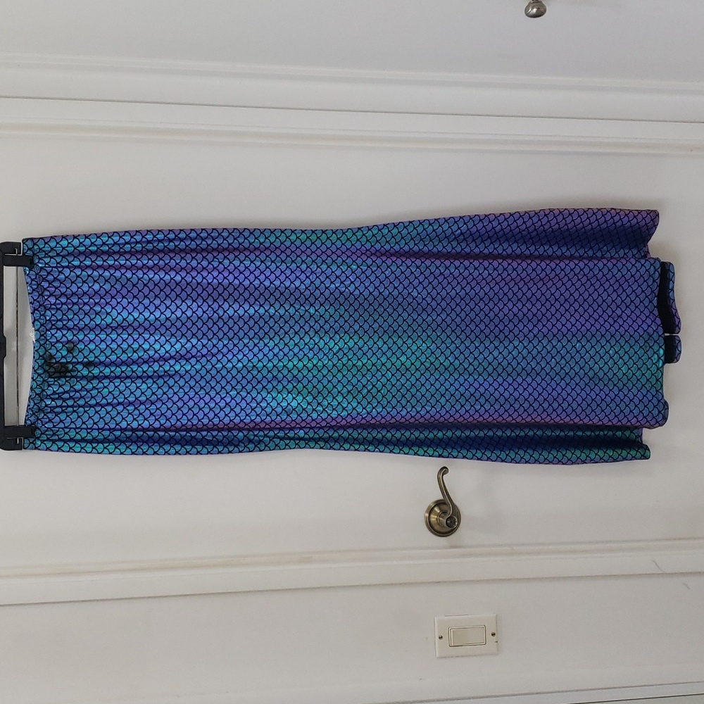 🎃Spirit Halloween 🧜♀️Iridescent mermaid scale skirt L - Picture 1 of 8